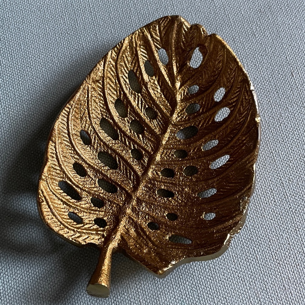 Gold Metal Monstera Plant Leaf Dish Bowl